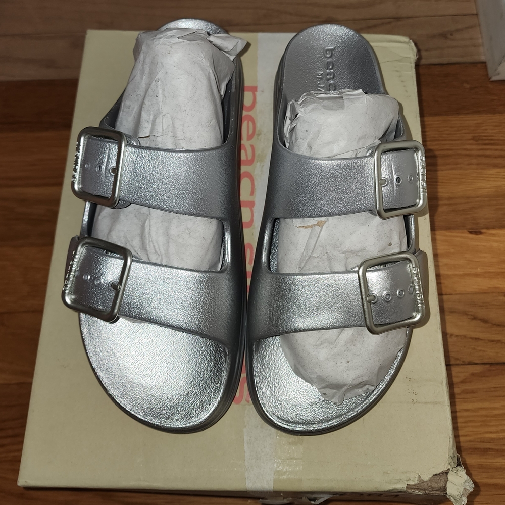 Silver Metallic Sandals with Adjustable Straps